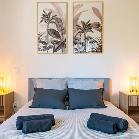 L'eden Bleu Parking Netflix Cafe Apartment *