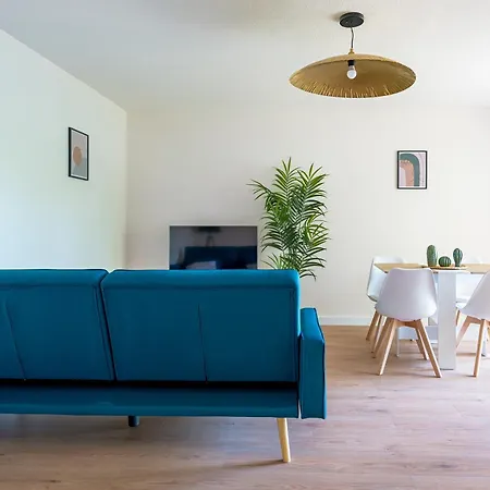 L'eden Bleu Parking Netflix Cafe Apartment *